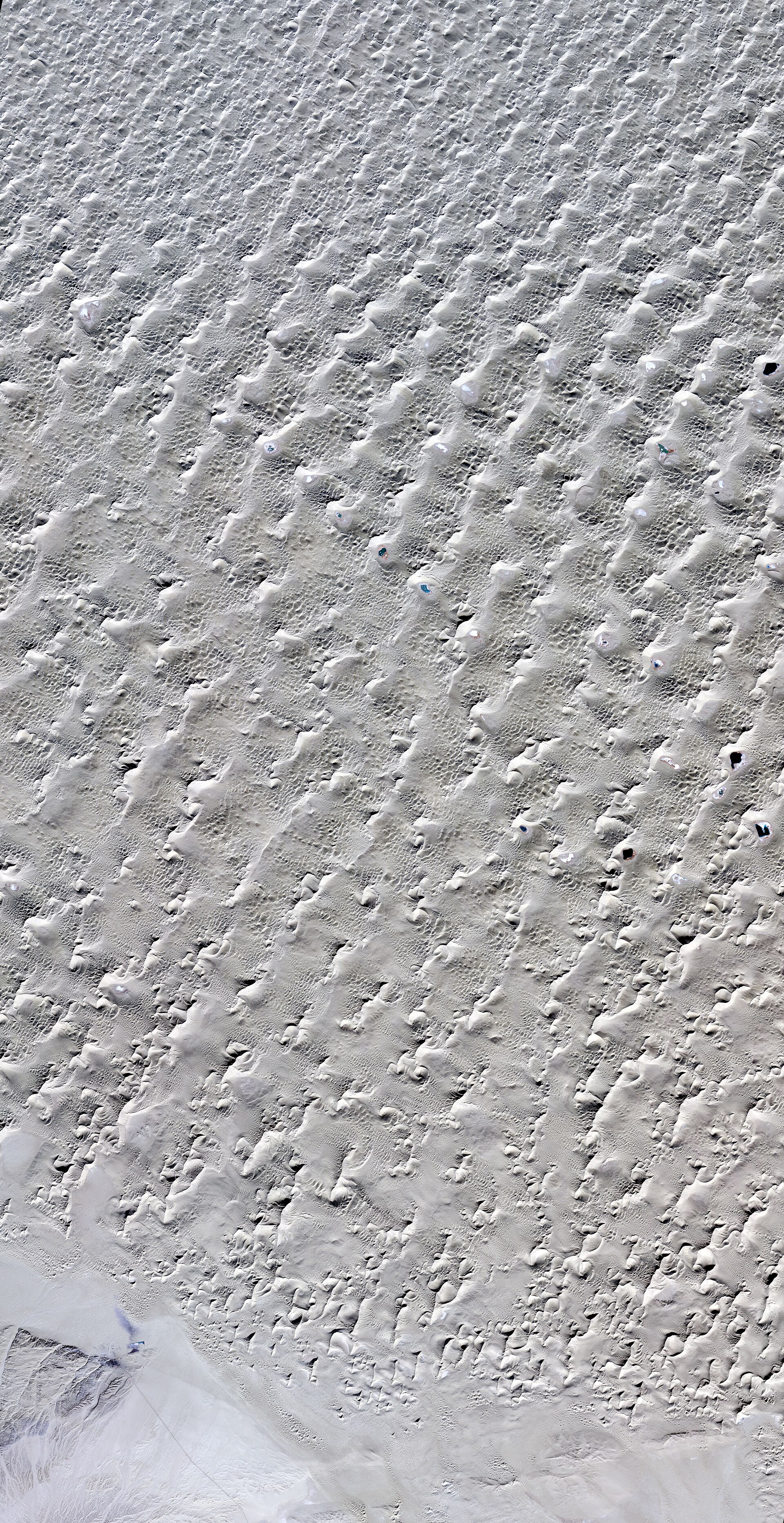 Badain Jaran Desert — Lakes and Dunes