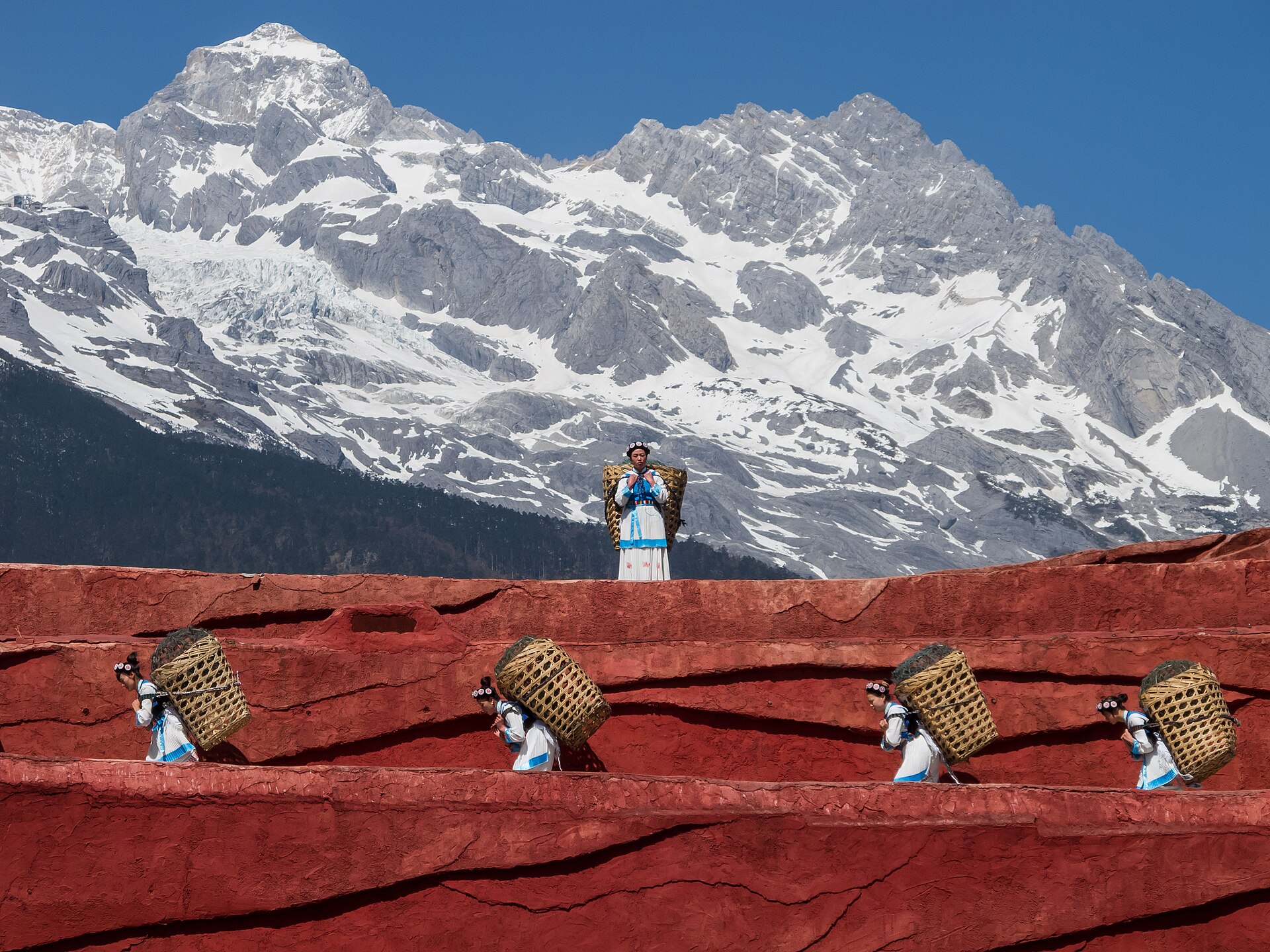 Jade Dragon Snow Mountain gallery image 3