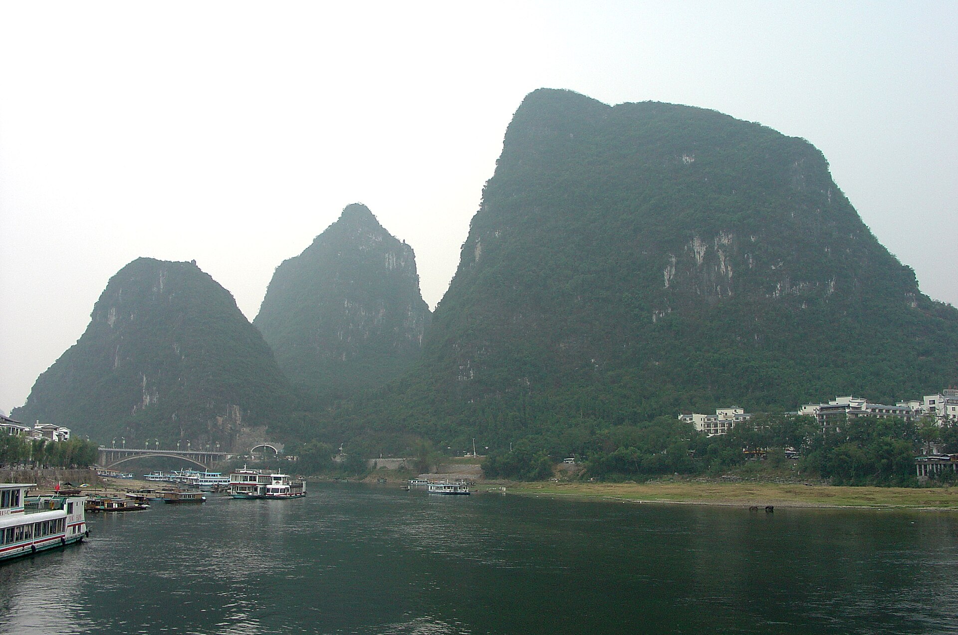 Li River cruise (Guilin to Yangshuo) gallery image 1