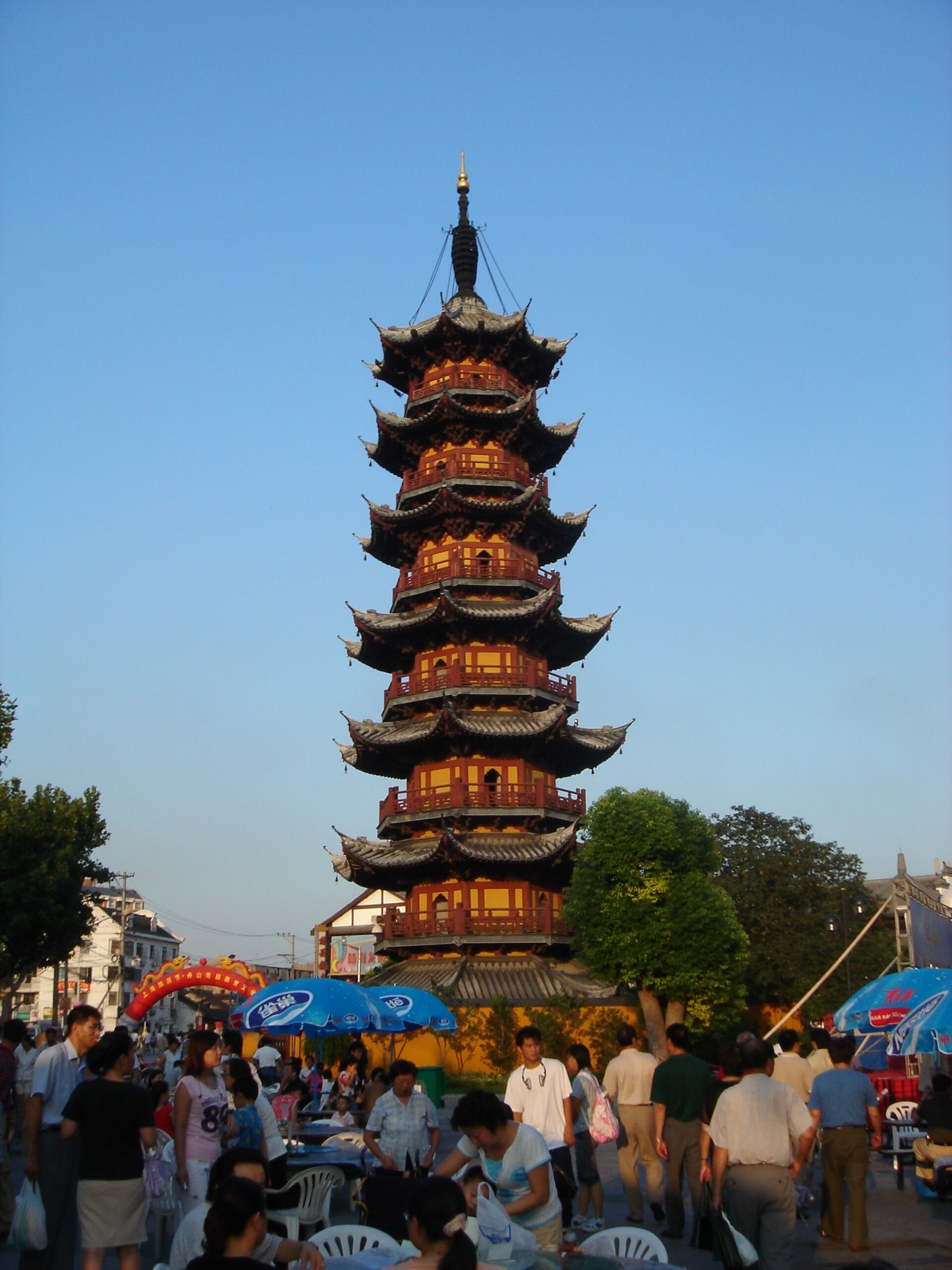 Longhua Temple and Pagoda gallery image 2